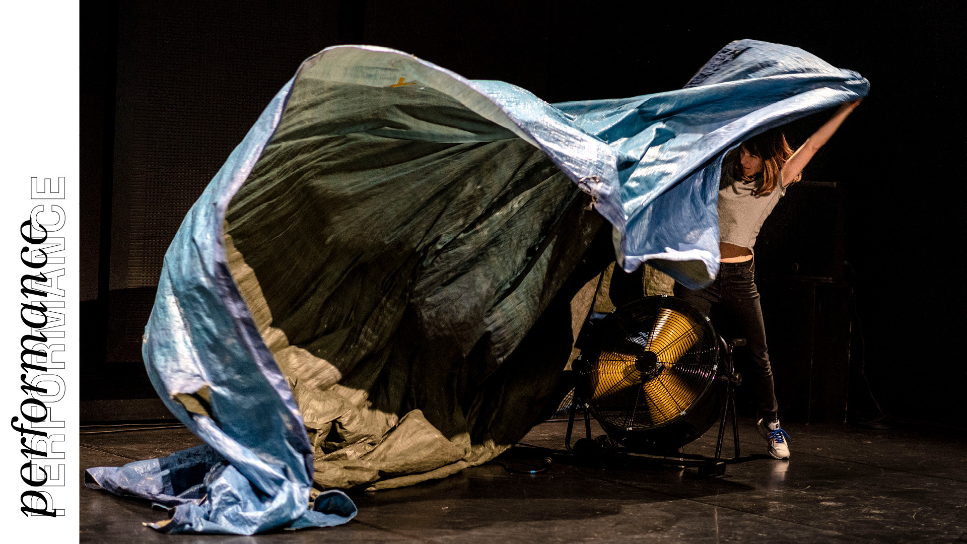 LOOP AFFECT | Performance musique, théâtre et danse (Louise Baduel / musique: Marc Melià)